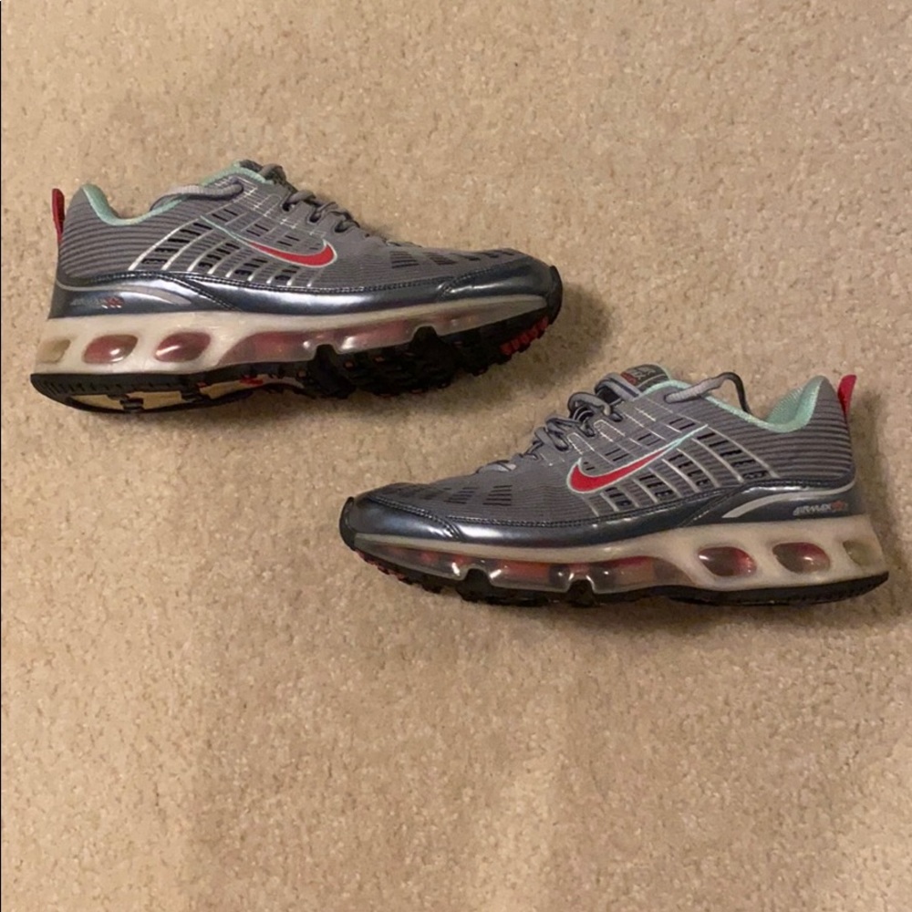 Nike Women’s Air Max 360 size 8